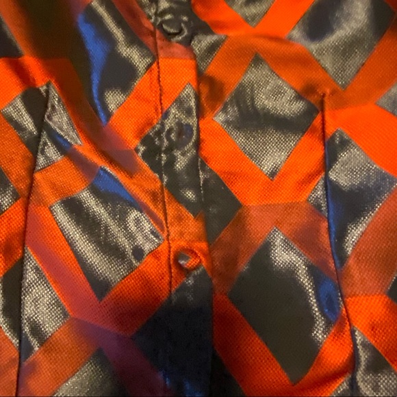 Gracia  Diamond puffy Long sleeves top . - Picture 5 of 5